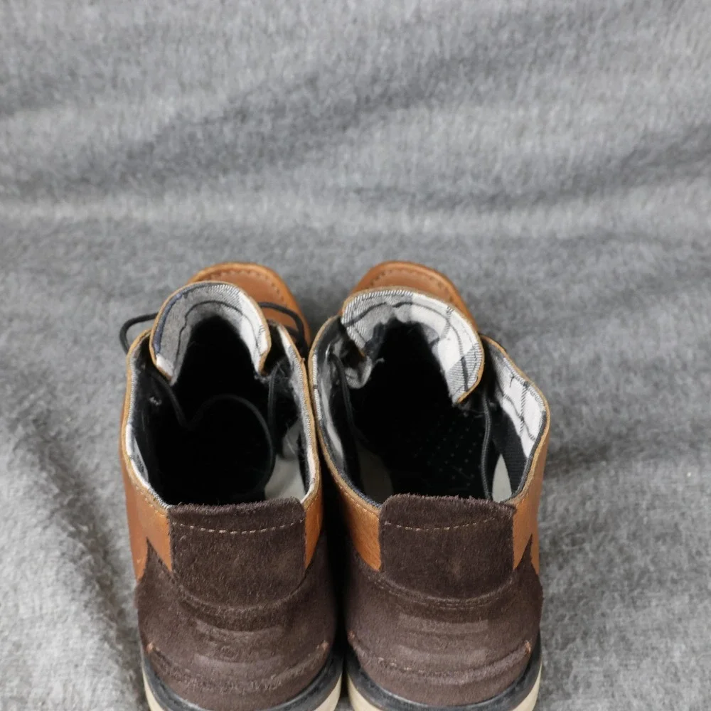 TOMS Boots Mens Size 10.5 Brown Leather Chukka Ankle Lace Up Plaid Lined